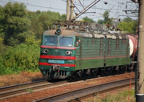  Şabranda qatarla traktor toqquşub, ölən var