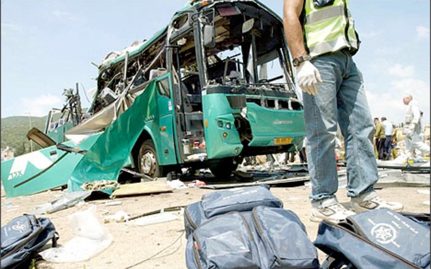 Somalidə mikroavtobus minaya düşüb, 14 sərnişin ölüb