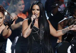 Demi Lovato Los-Ancelesdə dozadan yüksək heroin qəbul etdiyinə görə, xəstəxanaya yerləşdirilib