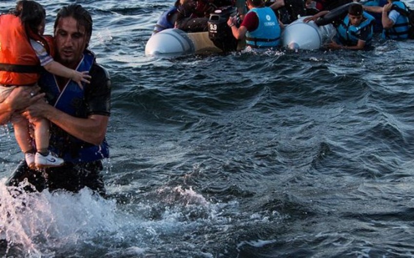 Не менее 80 мигрантов погибли в Средиземноморье
