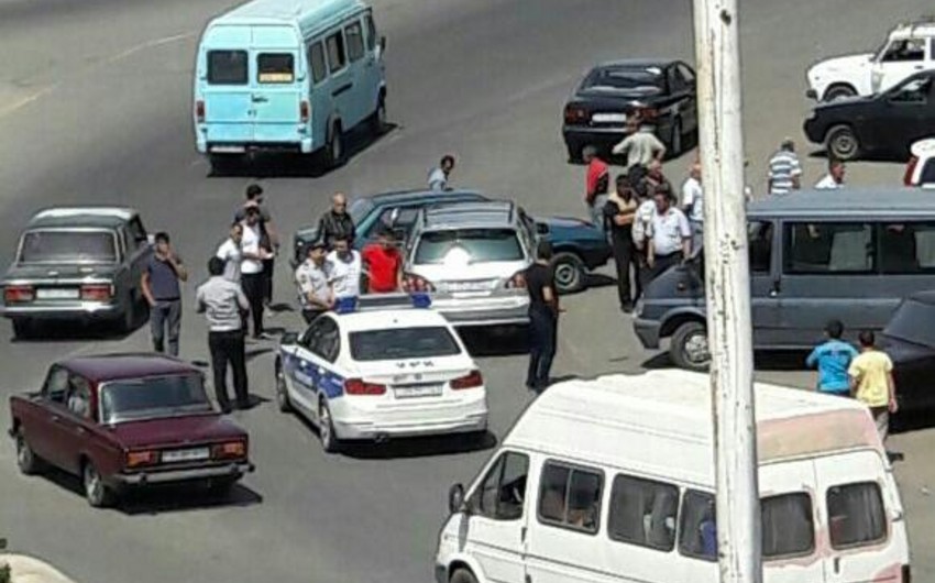 В Газахе столкнулись 2 автомобиля, есть раненые