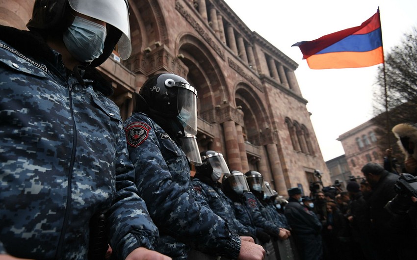 Rally held outside Armenian Parliament building 