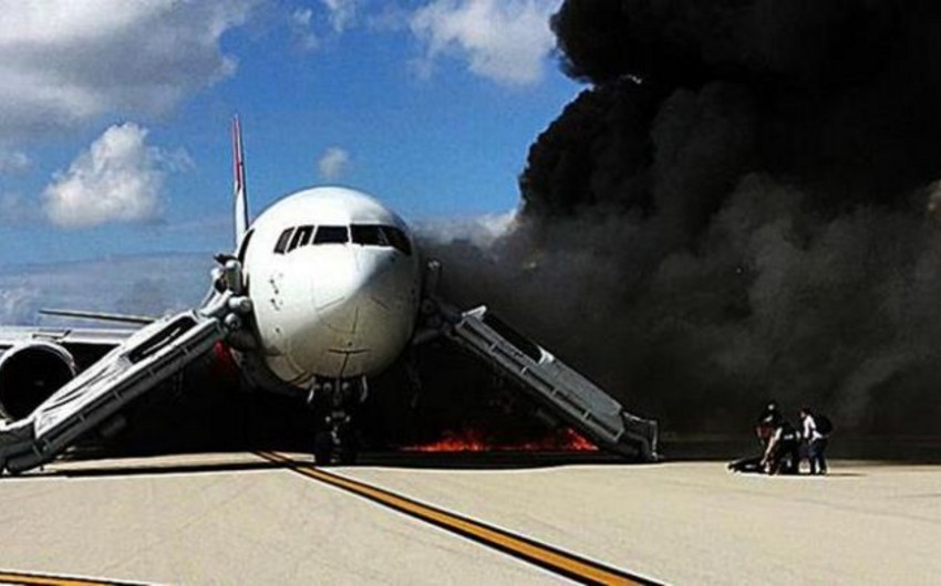 Самолет со сборной Саудовской Аравии на борту загорелся в воздухе