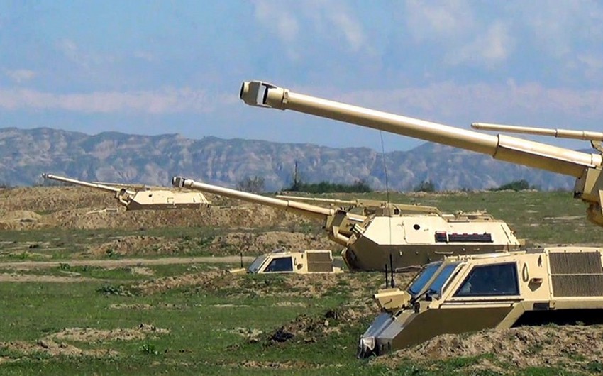 Azərbaycan Ordusu özüyeriyən artilleriya qurğularından praktiki atışlar icra edib