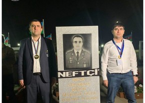 Нефтчи отвез чемпионский кубок на могилы болельщиков-шехидов