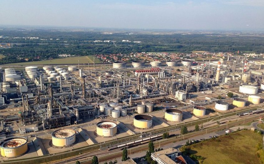 ABŞ Suriyada neft emalı zavodu tikir