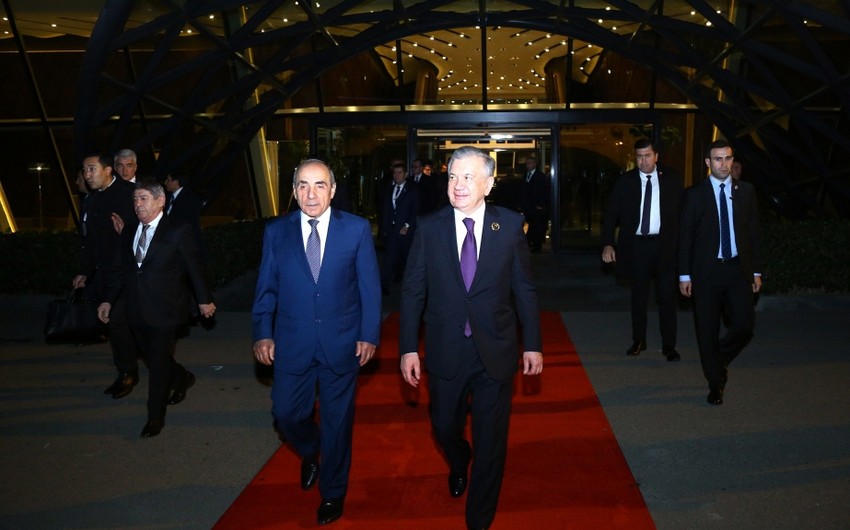 Завершился рабочий визит президента Узбекистана в Азербайджан