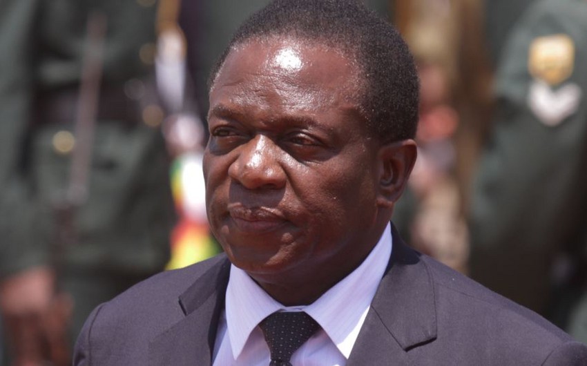 Zimbabvenin yeni prezidenti and içib