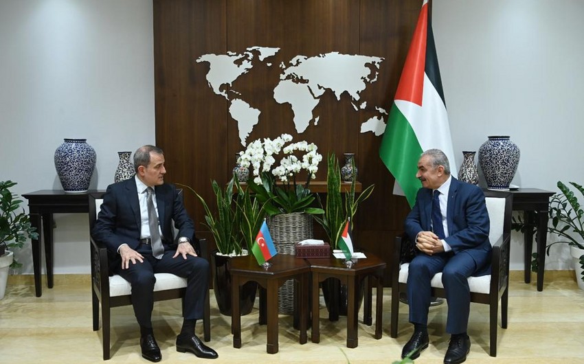 Глава МИД Азербайджана встретился с премьер-министром Палестины