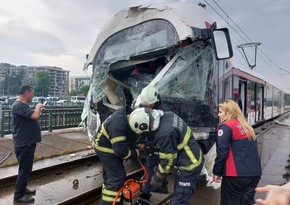 Türkiyədə iki tramvay toqquşub, 20 nəfər yaralanıb