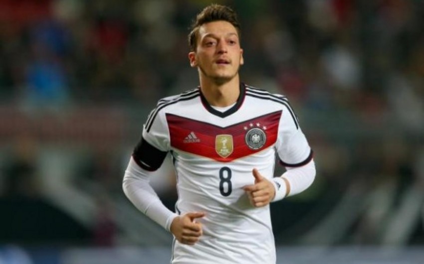 Mesut Ozil voted Germany's player of the year 2015