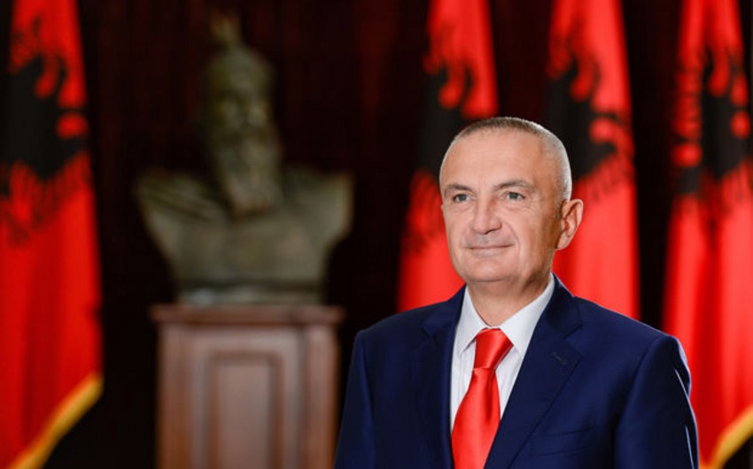 Albaniyanın dövlət başçısı Azərbaycan Prezidentini təbrik edib