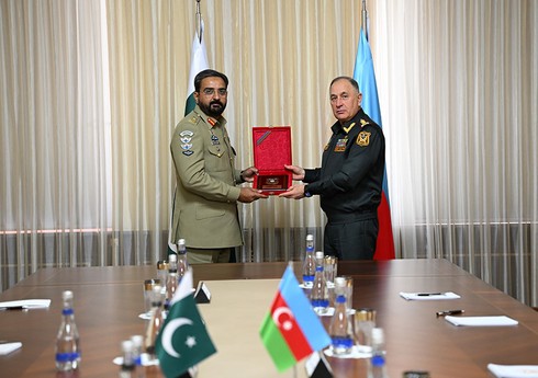 Азербайджан и Пакистан обсудили вопросы военного сотрудничества