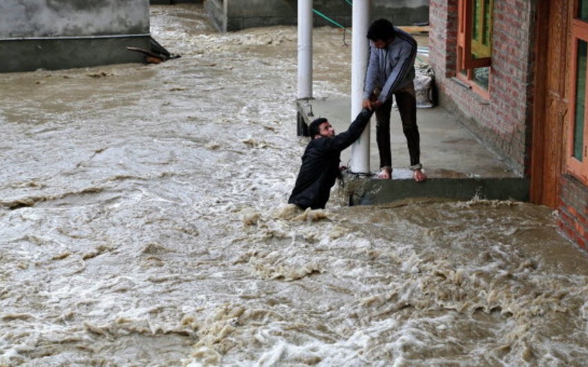 Жертвами наводнений в Индии стали около 160 человек