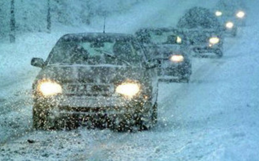 Снегопад создал проблемы на дорогах в Западной Грузии