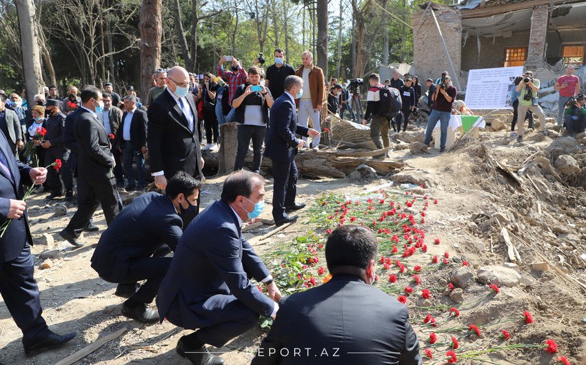Xarici diplomatlar erməni işğalçılarının cinayətlərini öz gözləri ilə gördülər