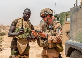 Senegal says it didn't coordinate with Paris withdrawal of French troops