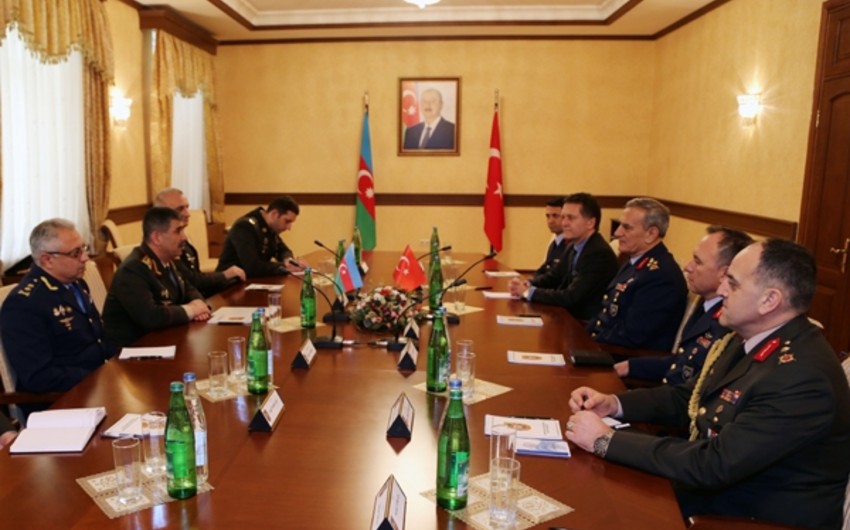​Министр обороны Азербайджана принял командующего ВВС Турции