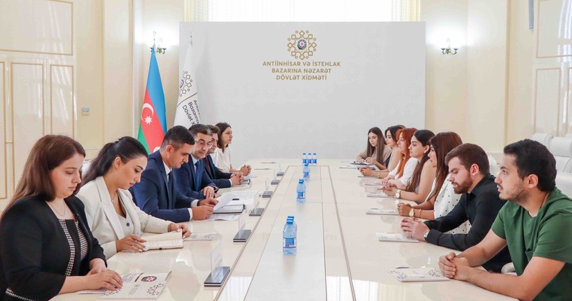 Карго-компании в Азербайджане должны будут указывать стоимость услуг в манатах