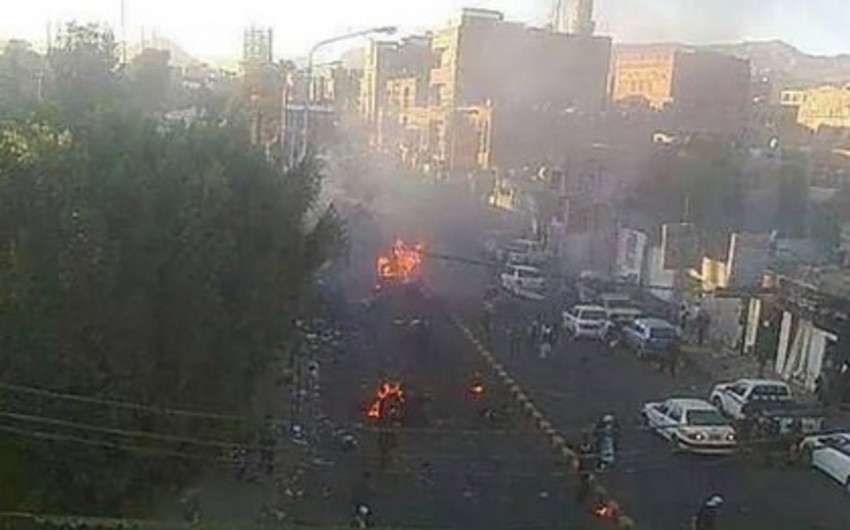 Suicide bomber killes at least 50 people in Yemen