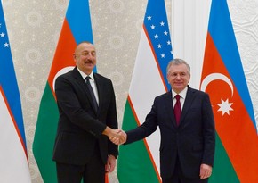 Шавкат Мирзиёев поздравил Ильхама Алиева с уверенной победой на выборах