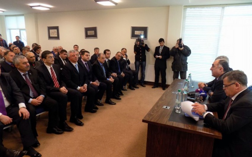 Глава МИД Азербайджана встретился с соотечественниками в Марнеули