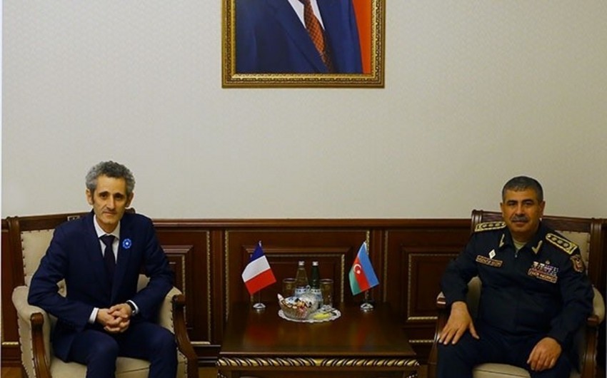 Zakir Hasanov discusses military-technical cooperation with new French Ambassador