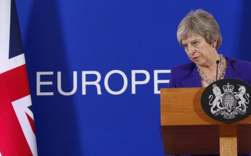 Премьер Великобритании попросила ЕС перенести Brexit на конец июня