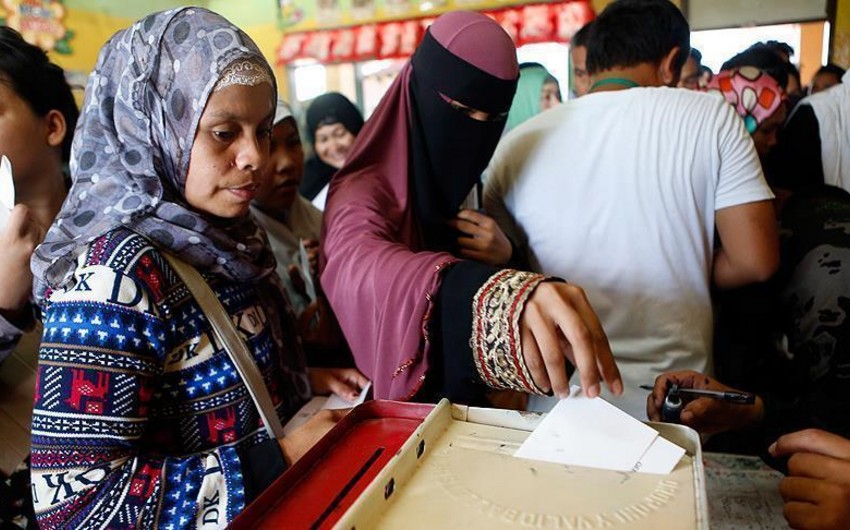 Muslims in Philippines gain autonomy  after 500 years