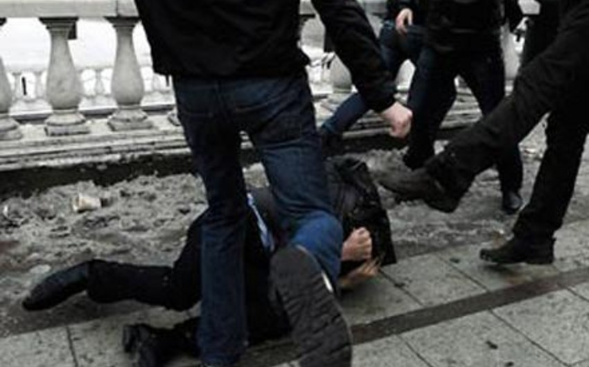 Один человек ранен в результате массовой драки в Баку