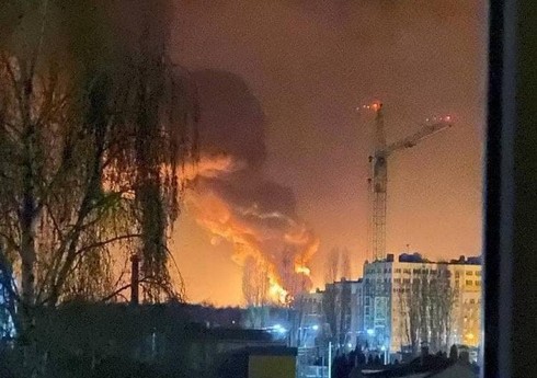Российские войска ударили по нефтебазе в Василькове
