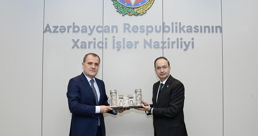 Глава МИД Азербайджана принял посла Пакистана по случаю завершения его дипломатической миссии