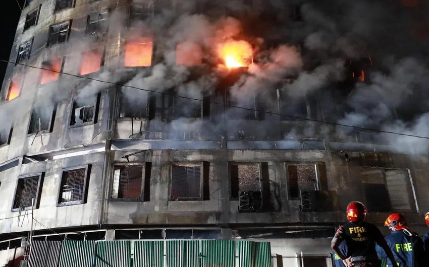 Banqladeşdə restoranda baş verən yanğında 40-dan çox adam ölüb