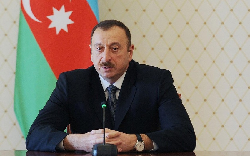 Президент Ильхам Алиев поздравил глав государств Индонезии и Габона