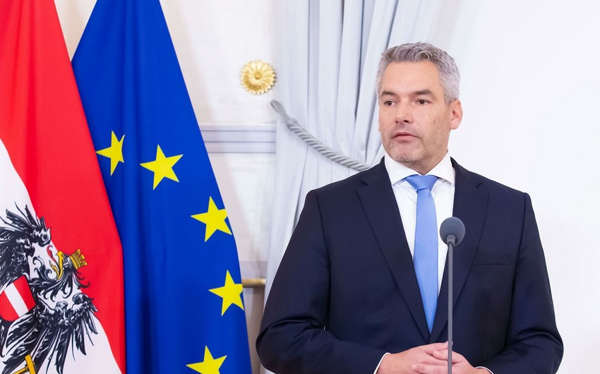 Канцлер Австрии осудил военную операцию России в Донбассе