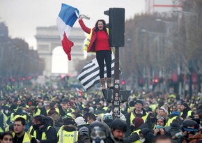 Protest against rising fuel prices in France - Éminence grise of yellows - COMMENT