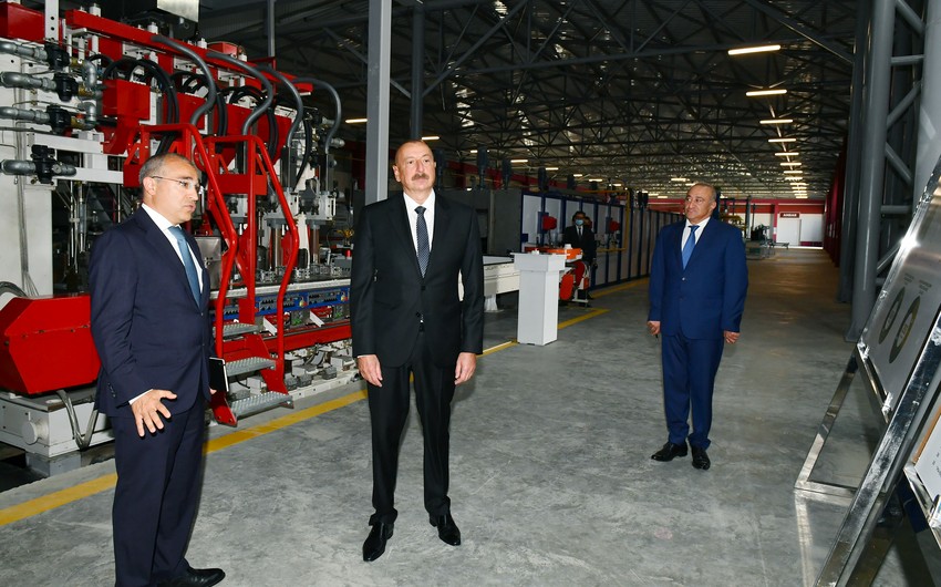 Президент принял участие в открытии новых предприятий в Сумгайытском химпромпарке