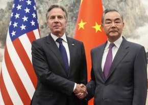 Глава МИД КНР встретился с госсекретарем США в Лаосе