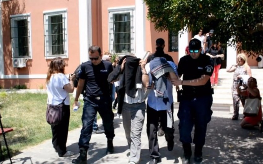 Стали известны имена 8 мятежных военнослужащих, сбежавших из Турции в Грецию