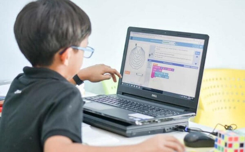 Uşağı bütün gün əlində telefon olan valideynlər üçün xoş xəbər