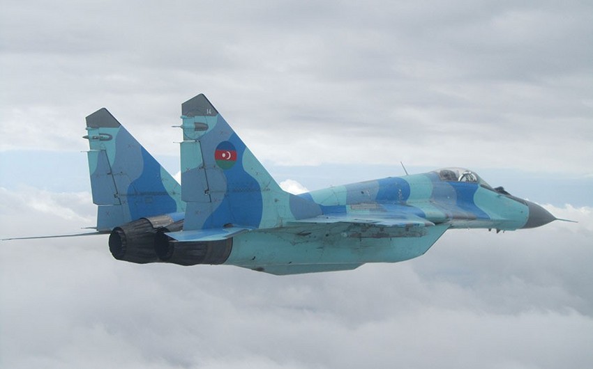 ВВС Азербайджана провели учебно-тренировочные полеты