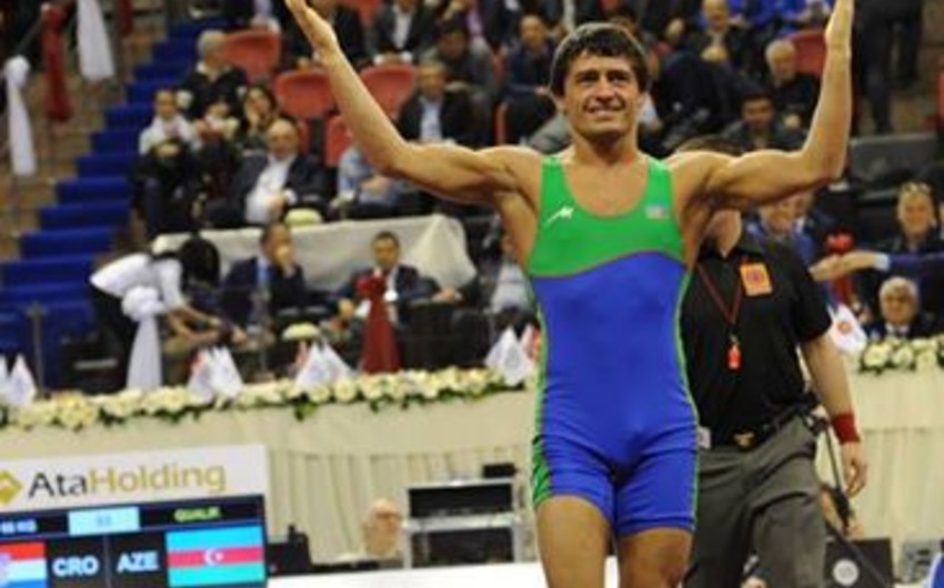 Azerbaijani wrestler Rasul Chunayev beats his rival in 19 seconds - VIDEO