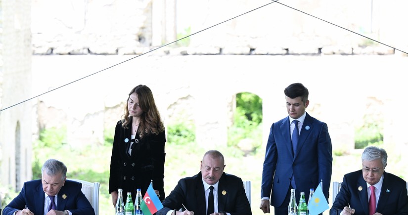 Лидеры стран-членов ОТГ подписали Карабахскую декларацию в Шуше
