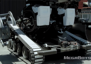 12-ton fighting robot created in US - VIDEO