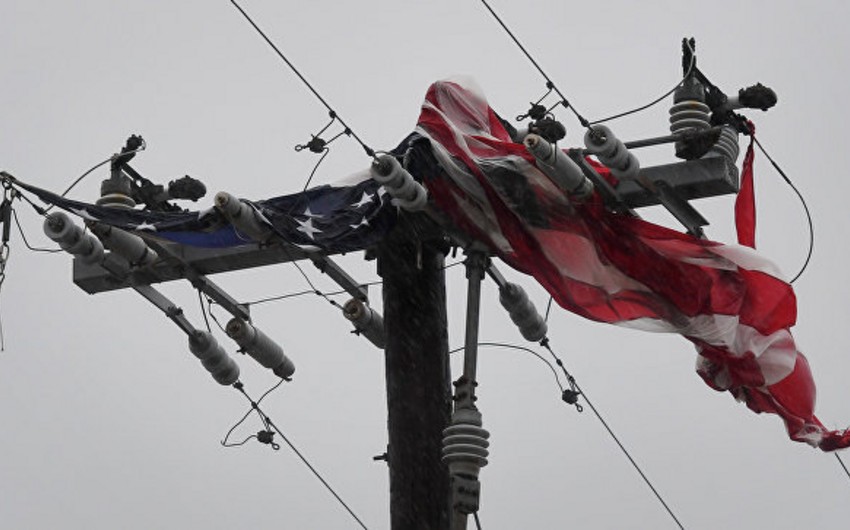 В Техасе около 300 тысяч человек остались без электричества из-за урагана - ВИДЕО