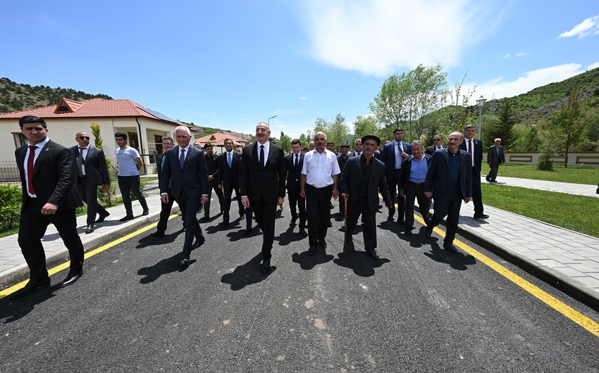 Президент Ильхам Алиев встретился с жителями села Сус Лачынского района