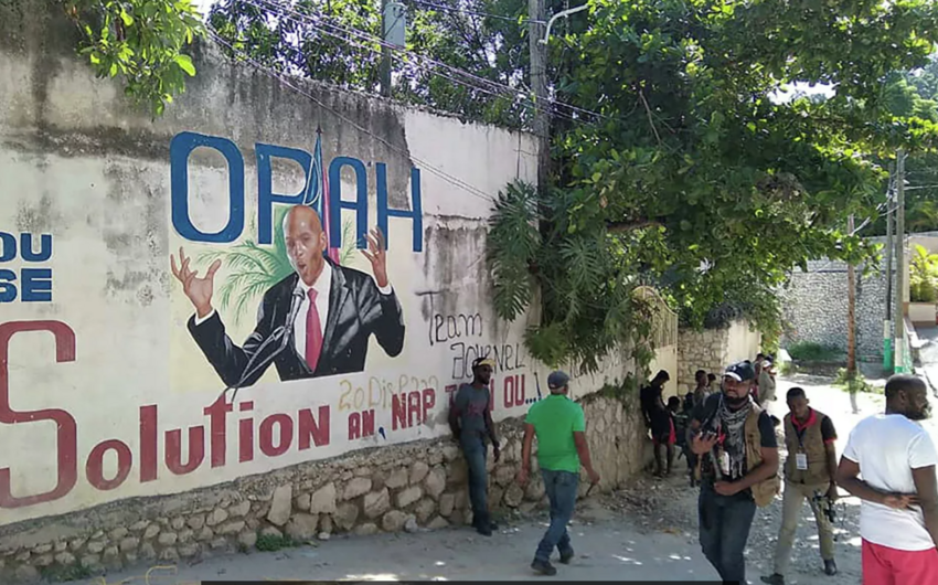 В Гаити отменили прощание с убитым президентом