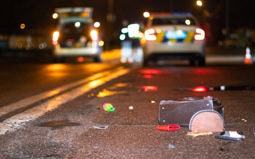 В Баку девушка погибла под колесами автомобиля