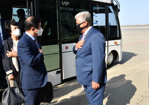Председатель Национальной ассамблеи Южной Кореи прибыл в Азербайджан