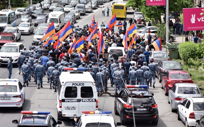 Armenian police detains 21 participants of motor rally in Yerevan